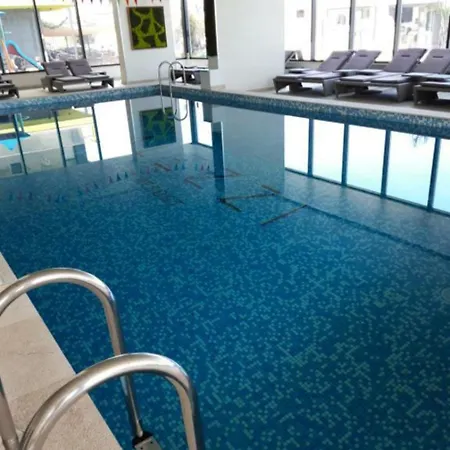 Elite Beach & Spa Mamaia Nord Cu Piscina Incalzita Spa *